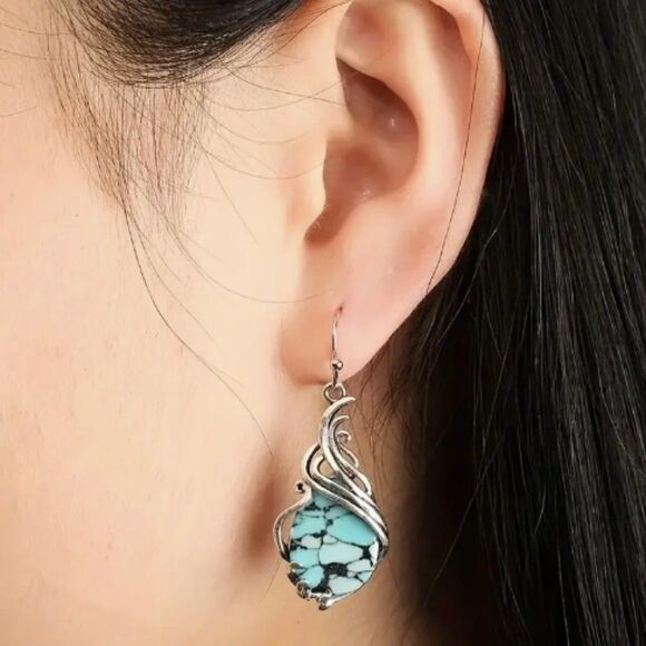 ✨🆕✨ BoHo Classic Abstract Design Blue Turquoise Decor Dangle Earrings ✨ - Picture 4 of 9